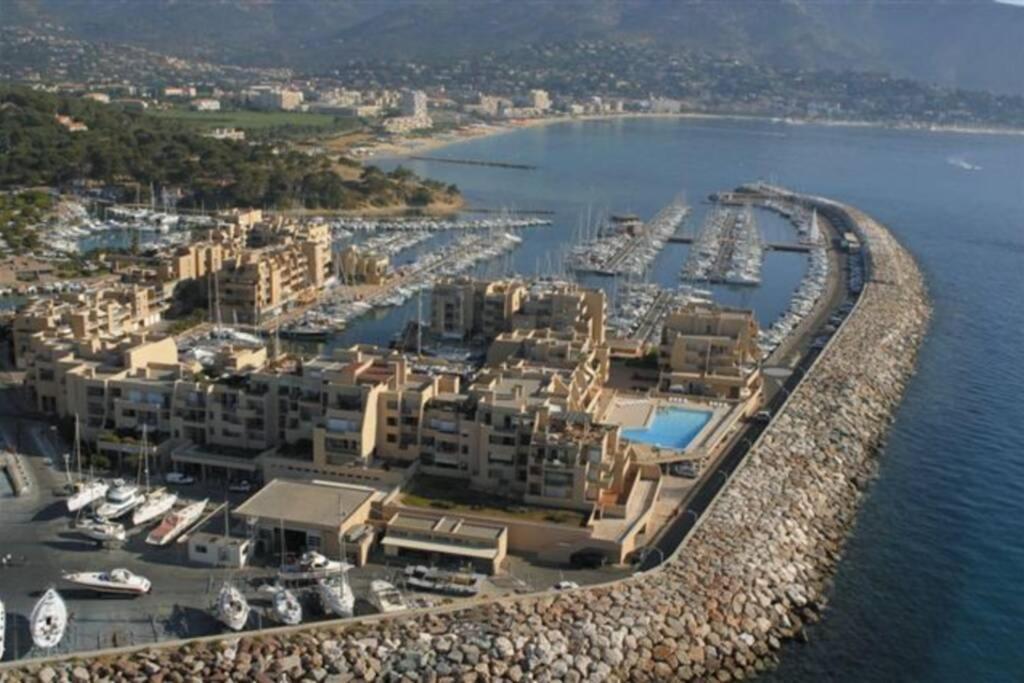 Face Mer Entre Plage Et Marina บอร์มส์-เลส์-มิโมซาส์ ภายนอก รูปภาพ