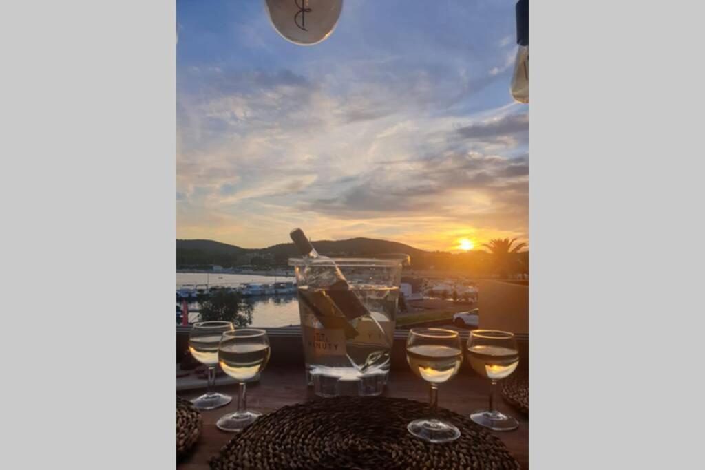 Face Mer Entre Plage Et Marina บอร์มส์-เลส์-มิโมซาส์ ภายนอก รูปภาพ
